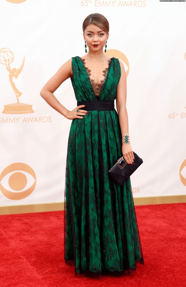 Sarah Hyland Primetime Emmy Awards Babe Posing Hot High Resolution