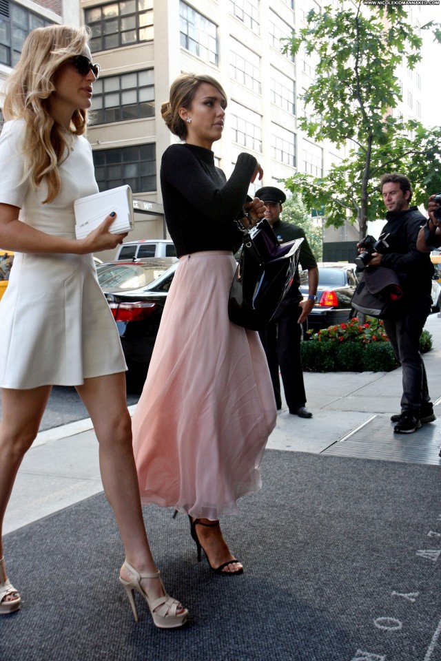 Jessica Alba New York High Resolution Candids Celebrity Posing Hot