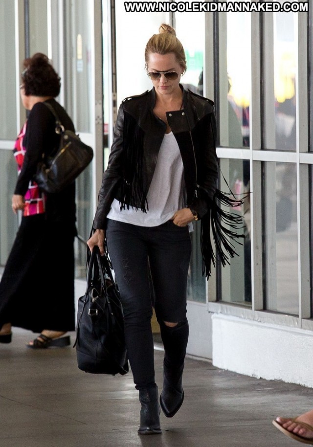 Mena Suvari Lax Airport Babe Celebrity Beautiful Lax Airport Posing