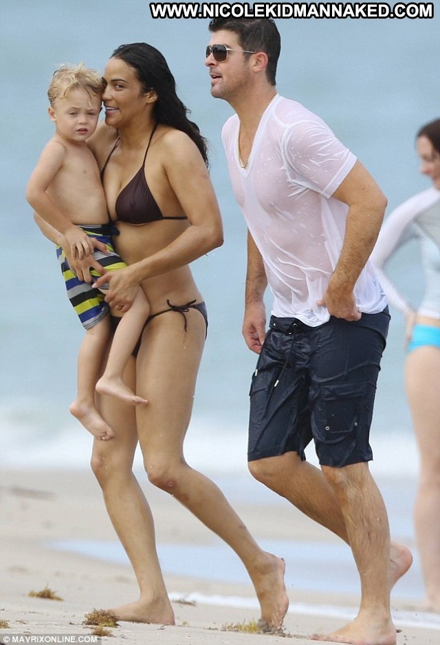 Paula Patton Vacation Candids Posing Hot Celebrity High Resolution