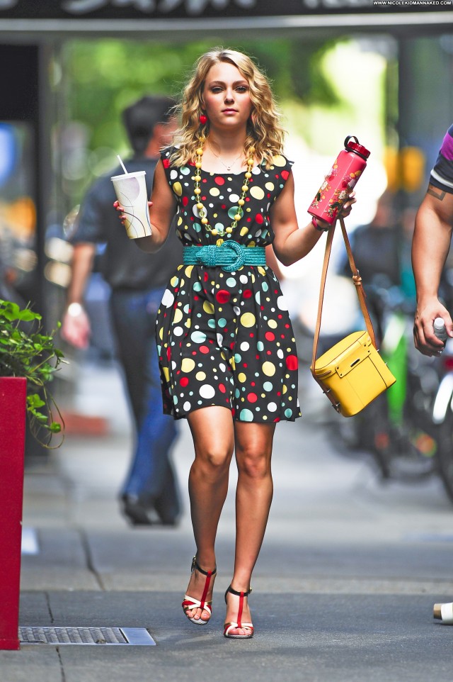 Annasophia Robb The Carrie Diaries  Candids Beautiful Celebrity Babe