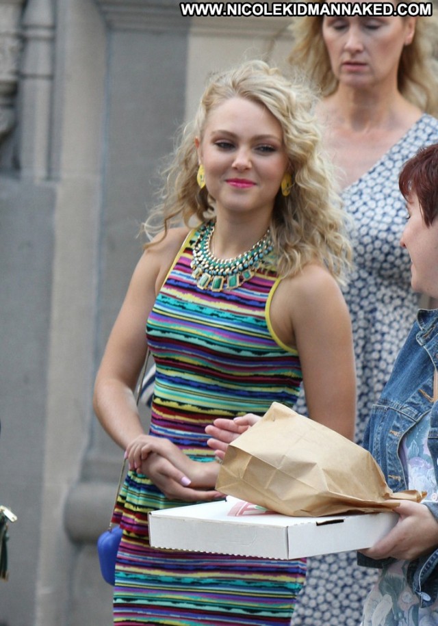 Annasophia Robb The Carrie Diaries  Nyc Babe Beautiful Posing Hot