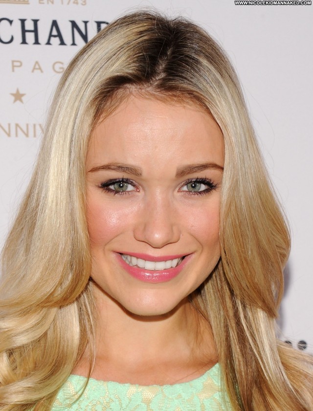 Katrina Bowden New York High Resolution Babe Beautiful Celebrity