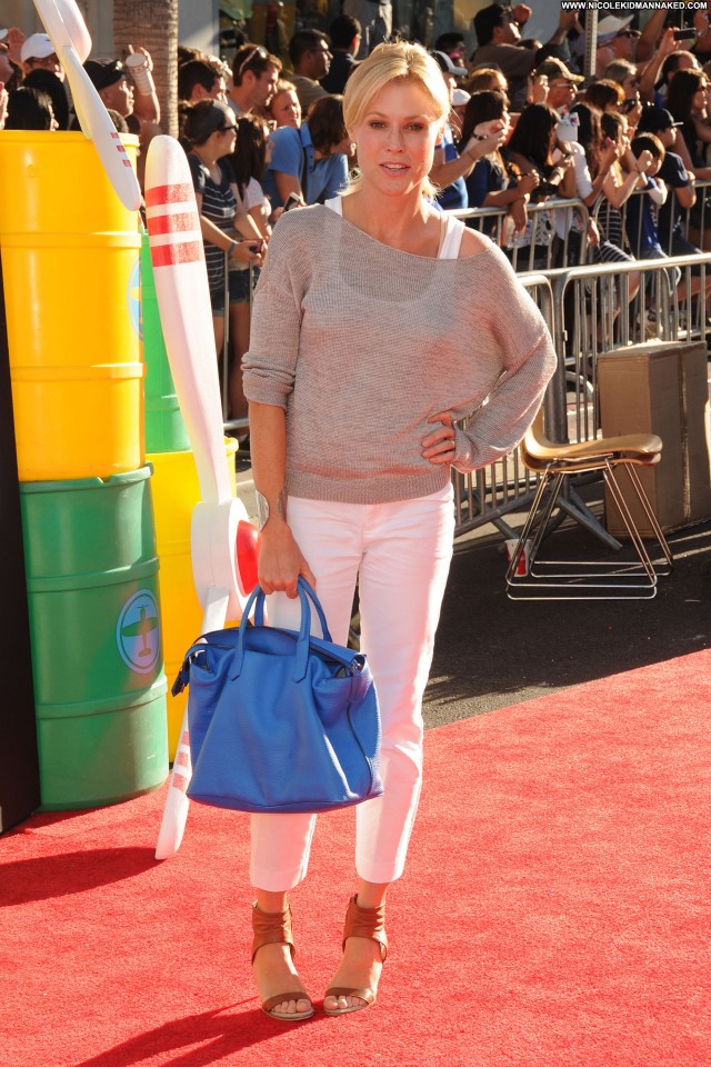 Julie Bowen Los Angeles Celebrity Babe Posing Hot High Resolution Los