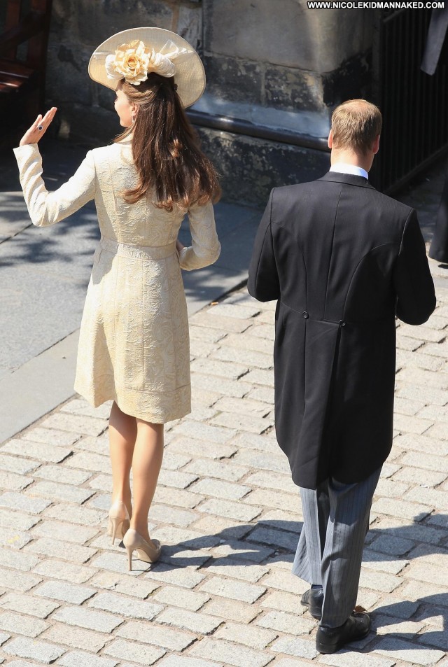 Kate Middleton No Source Posing Hot Beautiful High Resolution Babe