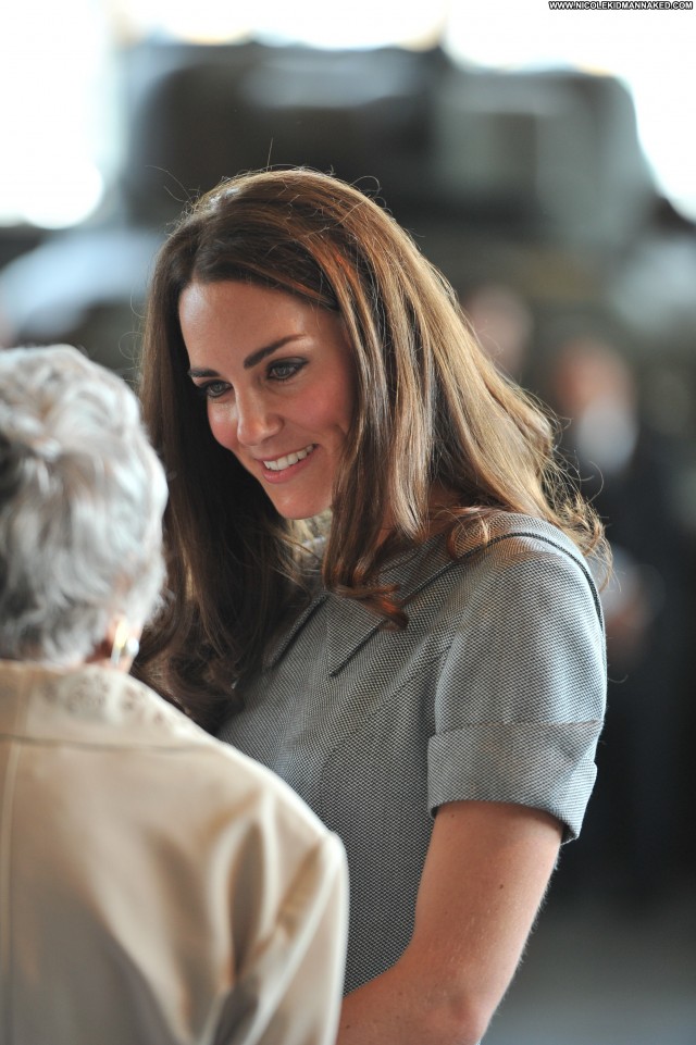 Kate Middleton No Source  High Resolution Beautiful Posing Hot