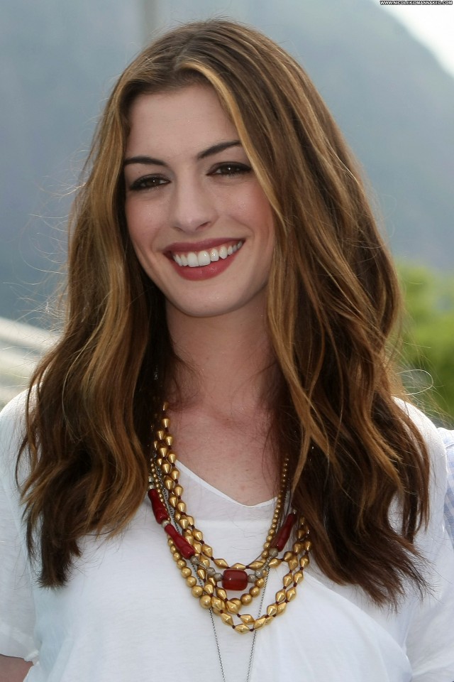Anne Hathaway No Source High Resolution Posing Hot Babe Beautiful