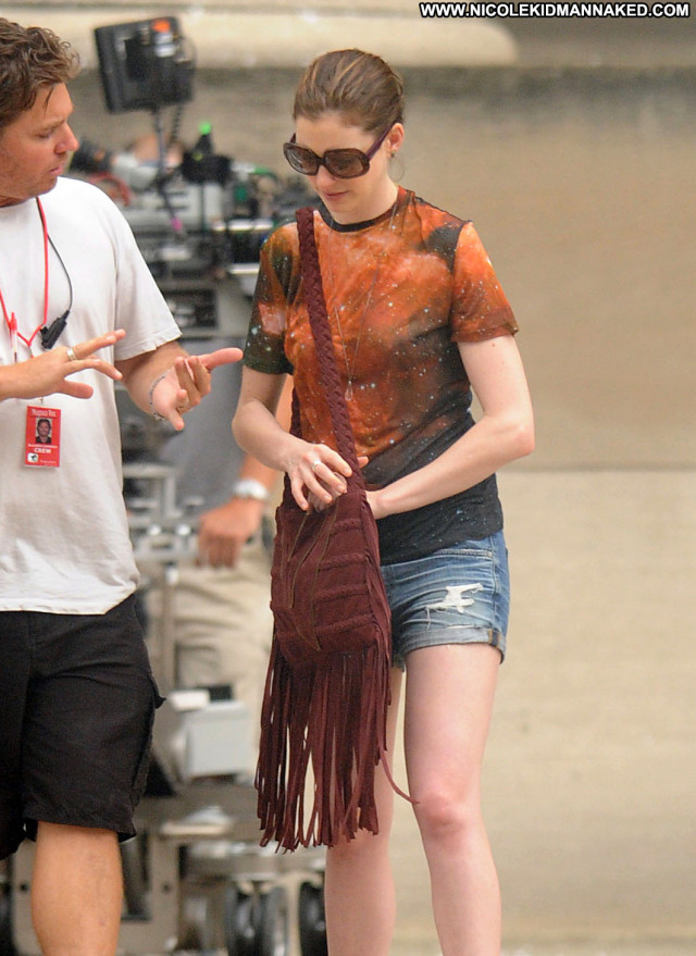 Anne Hathaway Lax Airport Lax Airport Posing Hot Beautiful High