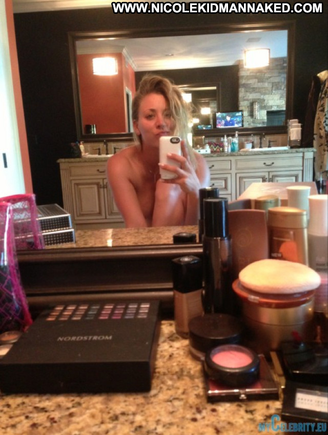 Kaley Cuoco No Source Posing Hot Babe Leaked Topless Beautiful