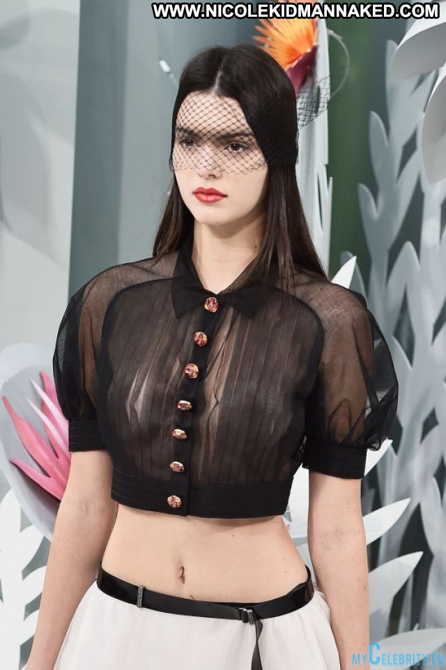 Kendall Jenner Fashion Show Usa Celebrity Babe Beautiful See Through