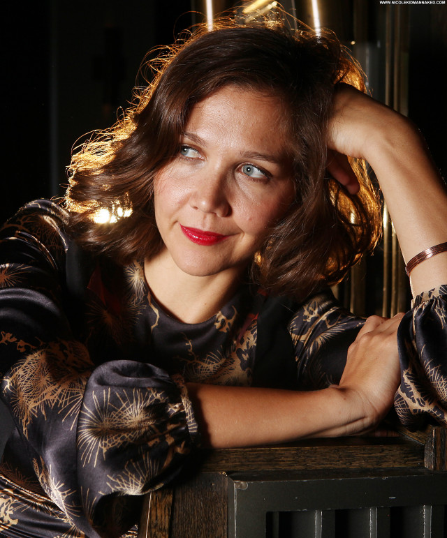 Maggie Gyllenhaal Celebrity Posing Hot Beautiful Babe Gorgeous Hot