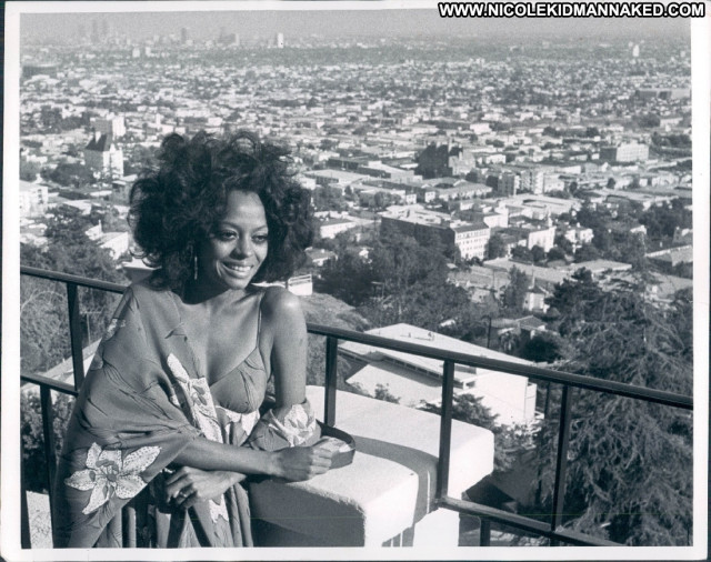 Diana Ross Crossing Over Beautiful Celebrity Hollywood Posing Hot Hot