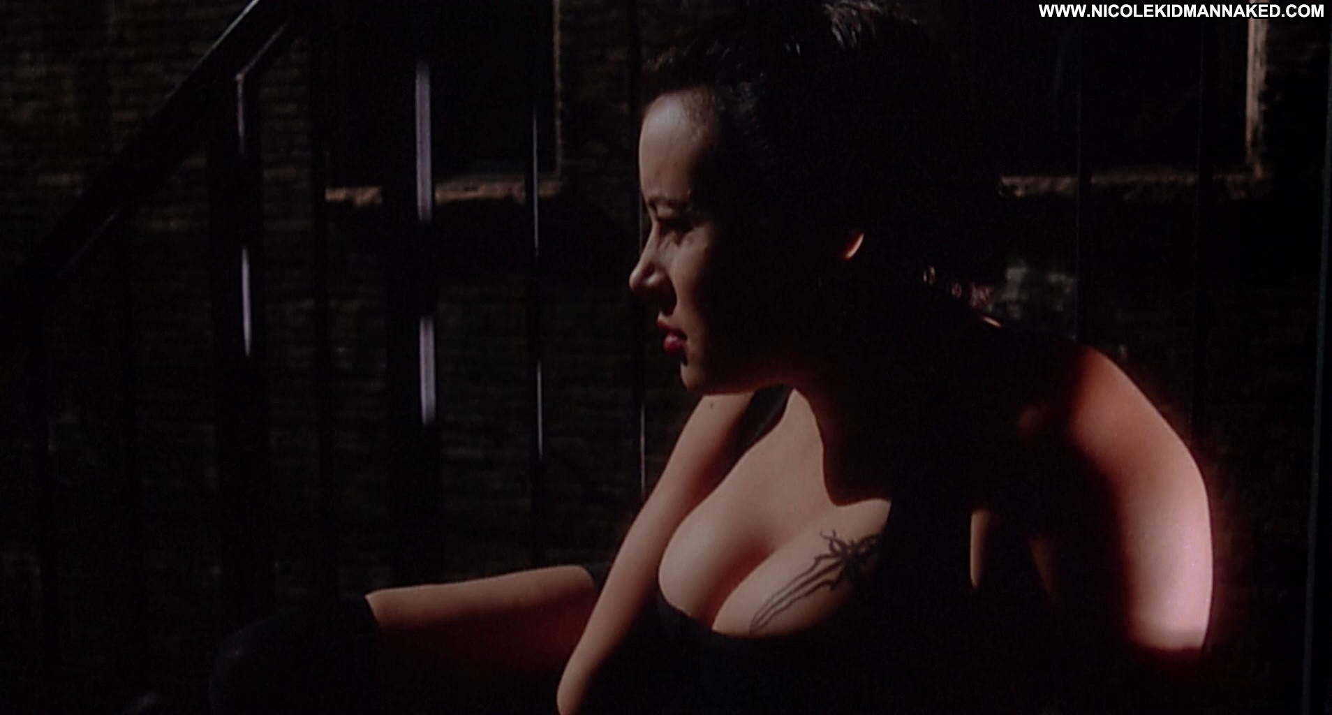 Jennifer tilly breasts